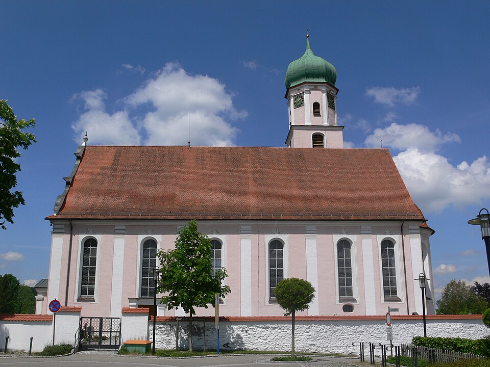 Wärmepumpe-Gurus in Aitrach – Pfarrkirche (Foto: Andreas Praefcke) Pfarrkirche in Aitrach – Wärmepumpe-Gurus vermittelt Fachbetriebe in Aitrach