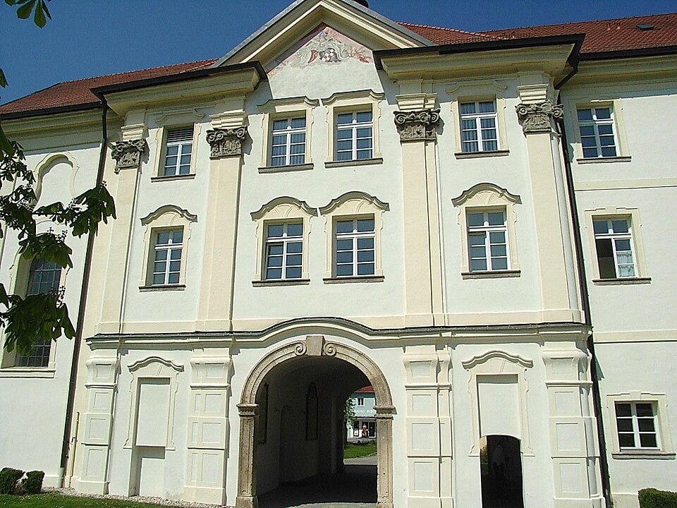 Wärmepumpe-Gurus in Aldersbach – Rathaus (Foto: Konrad Lackerbeck) Rathaus in Aldersbach – Wärmepumpe-Gurus vermittelt Fachbetriebe in Aldersbach