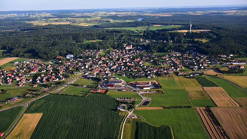 Wärmepumpe-Gurus in Arberg – Ansicht von Arberg (Foto: Wolkenkratzer) Wärmepumpe-Gurus in Arberg – Ansicht von Arberg