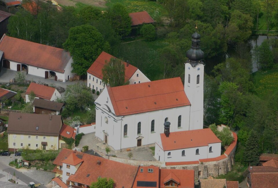 Wärmepumpe-Gurus in Arnschwang – Kirche (Foto: Alois Heitzer) Kirche in Arnschwang – Wärmepumpe-Gurus vermittelt Fachbetriebe in Arnschwang