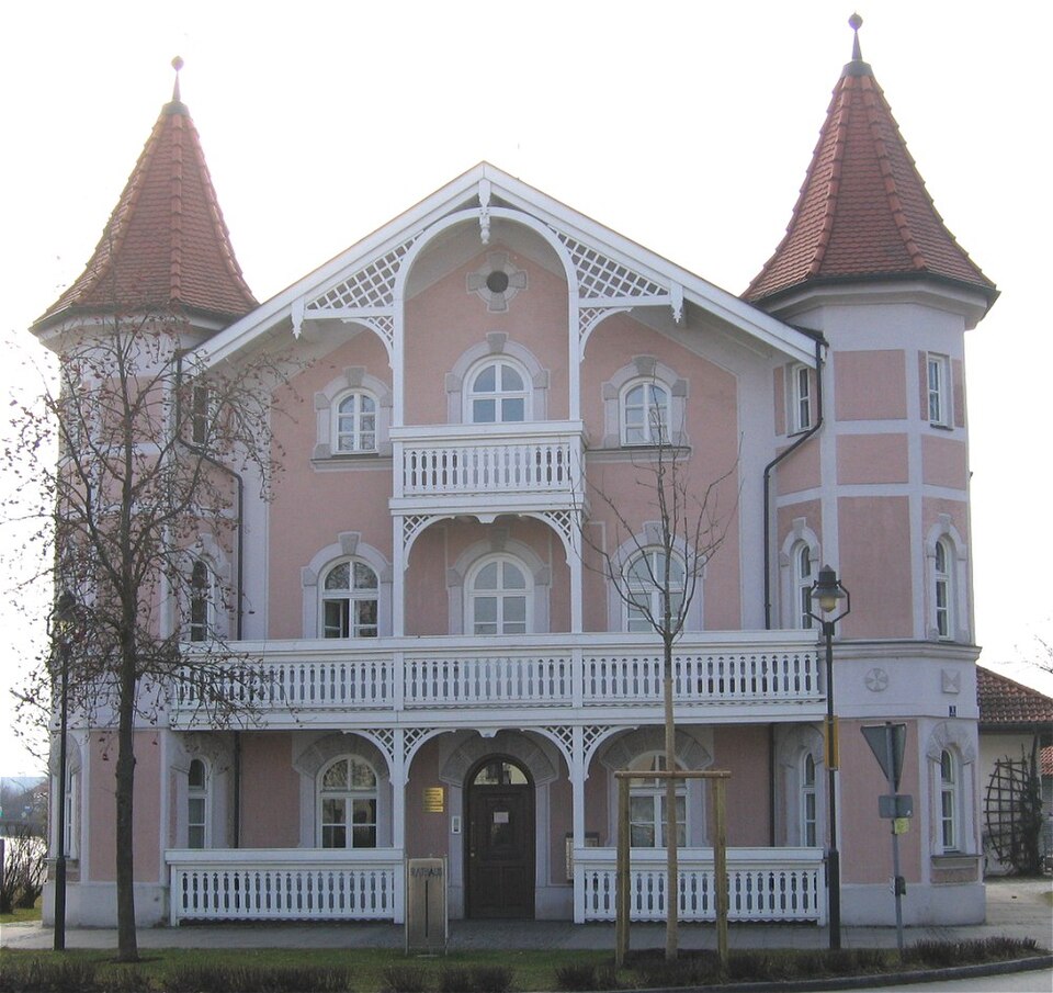 Wärmepumpe-Gurus in Aßling – Ansicht von Aßling (Foto: Rufus46) Wärmepumpe-Gurus in Aßling – Ansicht von Aßling