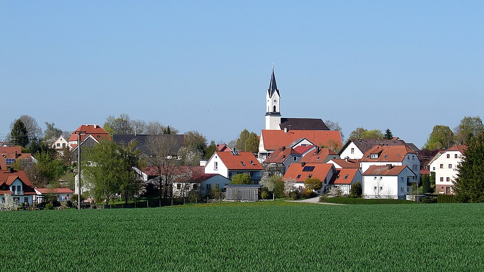 Wärmepumpe-Gurus in Attenkirchen – Ansicht von Attenkirchen (Foto: H.Helmlechner) Wärmepumpe-Gurus in Attenkirchen – Ansicht von Attenkirchen