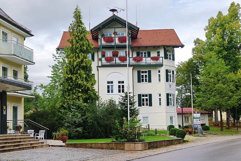 Wärmepumpe-Gurus in Bad Heilbrunn – Ansicht von Bad Heilbrunn (Foto: Bgabel) Wärmepumpe-Gurus in Bad Heilbrunn – Ansicht von Bad Heilbrunn
