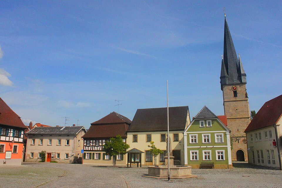 Wärmepumpe-Gurus in Baunach – Marktplatz (Foto: Benreis) Marktplatz in Baunach – Wärmepumpe-Gurus vermittelt Fachbetriebe in Baunach