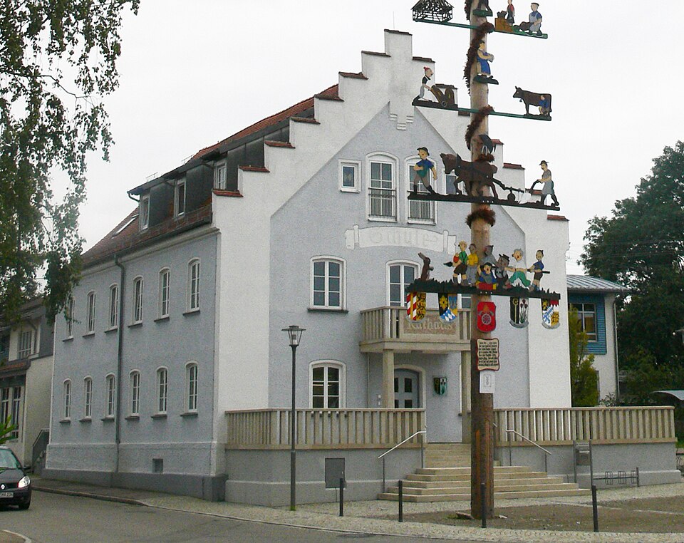 Wärmepumpe-Gurus in Benningen – Rathaus (Foto: Andreas Praefcke) Rathaus in Benningen – Wärmepumpe-Gurus vermittelt Fachbetriebe in Benningen