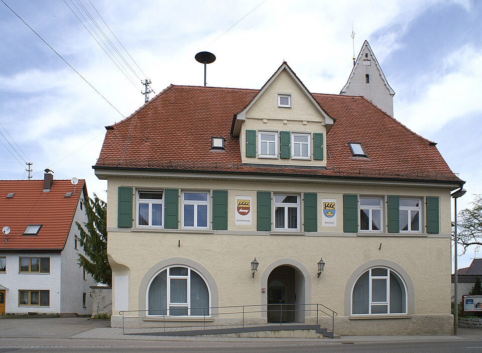 Wärmepumpe-Gurus in Berghülen – Ansicht von Berghülen (Foto: Dr. Eugen Lehle) Wärmepumpe-Gurus in Berghülen – Ansicht von Berghülen
