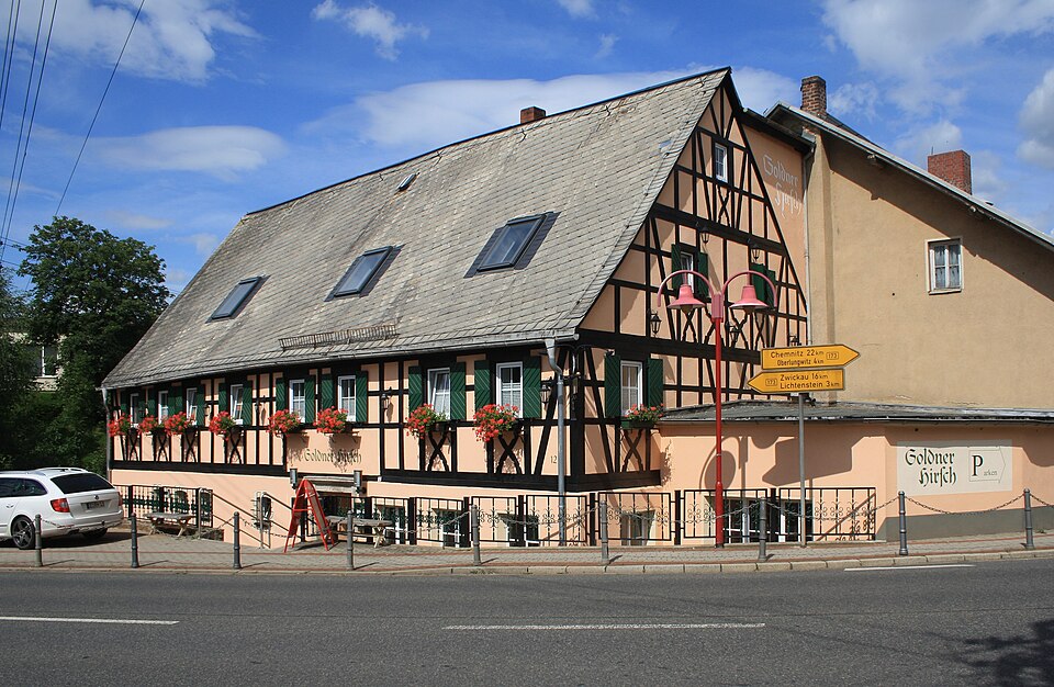 Wärmepumpe-Gurus in Bernsdorf – Fachwerkhaus (Foto: Kora27) Fachwerkhaus in Bernsdorf – Wärmepumpe-Gurus vermittelt Fachbetriebe in Bernsdorf