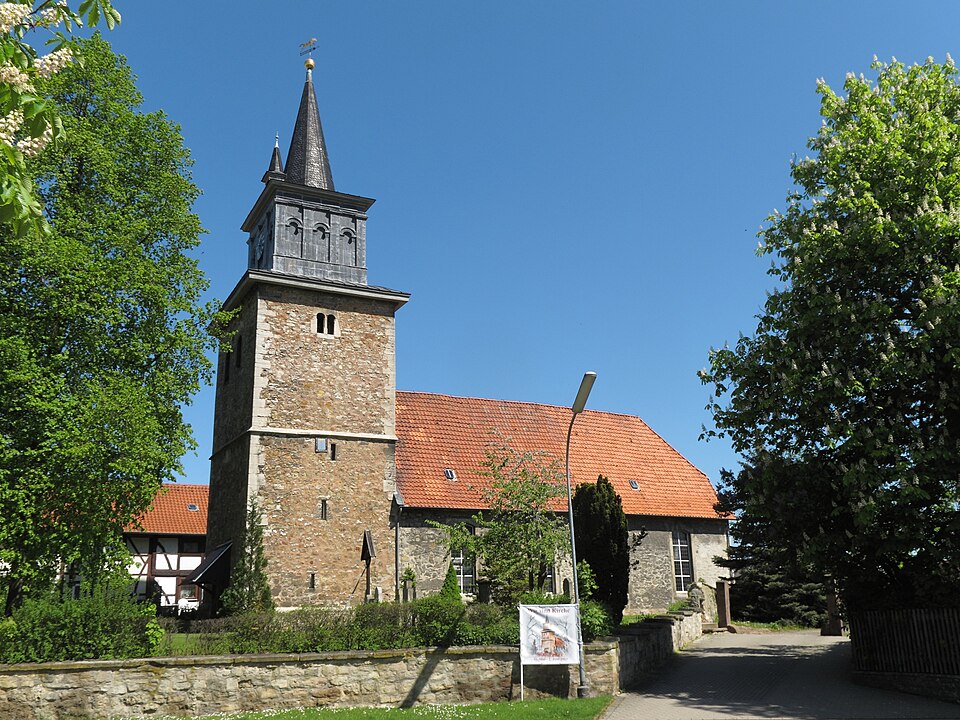 Wärmepumpe-Gurus in Börßum – Kirche (Foto: TeWeBs) Kirche in Börßum – Wärmepumpe-Gurus vermittelt Fachbetriebe in Börßum