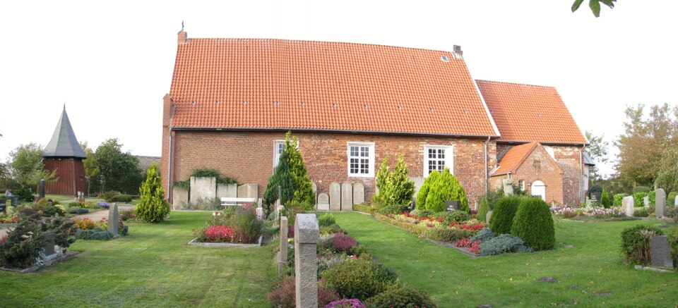 Wärmepumpe-Gurus in Bordelum – Kirche (Foto: Goegeo) Kirche in Bordelum – Wärmepumpe-Gurus vermittelt Fachbetriebe in Bordelum