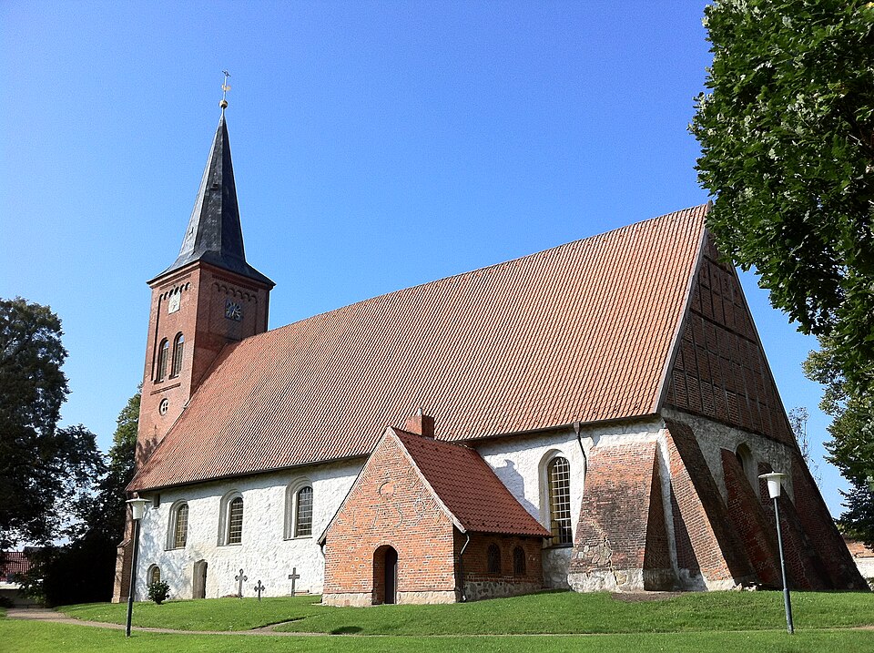 Wärmepumpe-Gurus in Bornhöved – Evangelische Vicelinkirche (Foto: Jan Hendrik Hansen) Evangelische Vicelinkirche in Bornhöved – Wärmepumpe-Gurus vermittelt Fachbetriebe in Bornhöved