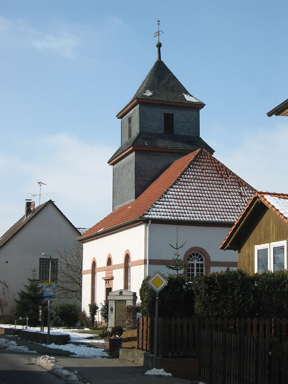 Wärmepumpe-Gurus in Breuna – Kirche (Foto: Magnus Manske) Kirche in Breuna – Wärmepumpe-Gurus vermittelt Fachbetriebe in Breuna