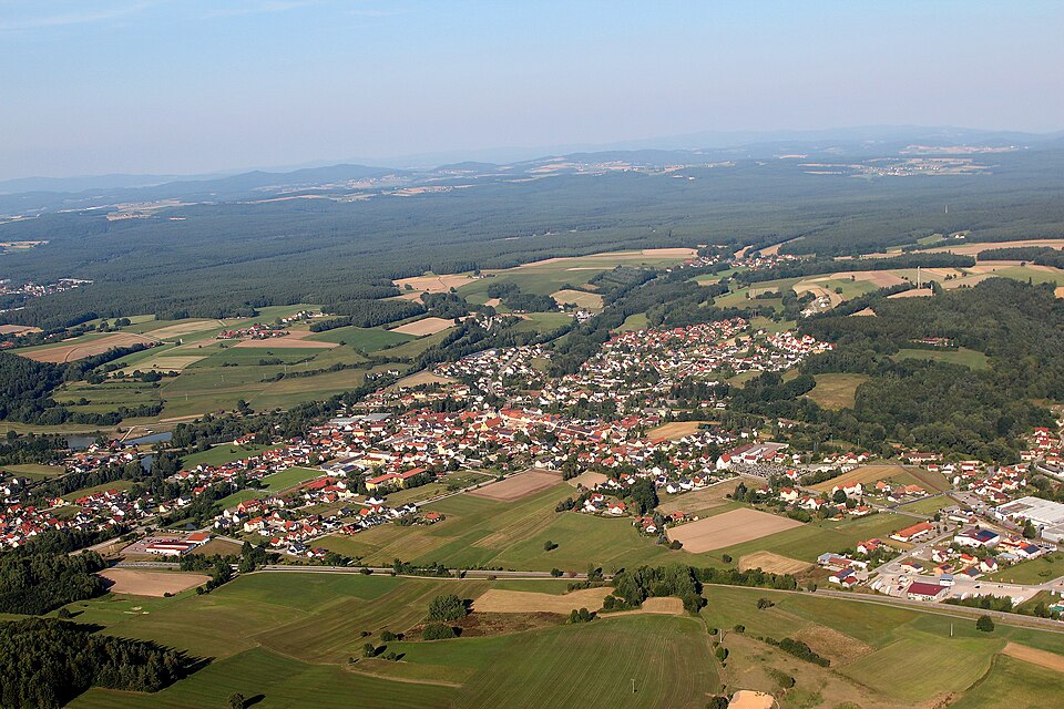 Wärmepumpe-Gurus in Bruck i. d. OPf. – Ansicht von Bruck i. d. OPf. (Foto: Alois Köppl, Gleiritsch = Zusatz) Wärmepumpe-Gurus in Bruck i. d. OPf. – Ansicht von Bruck i. d. OPf.