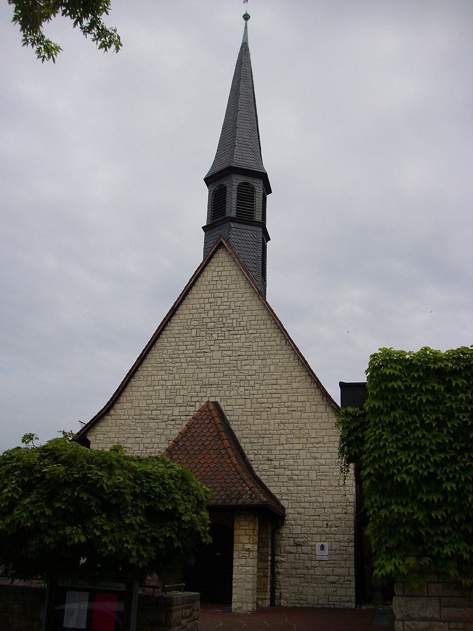 Wärmepumpe-Gurus in Bubenreuth – Lukaskirche (Foto: Aarp65) Lukaskirche in Bubenreuth – Wärmepumpe-Gurus vermittelt Fachbetriebe in Bubenreuth