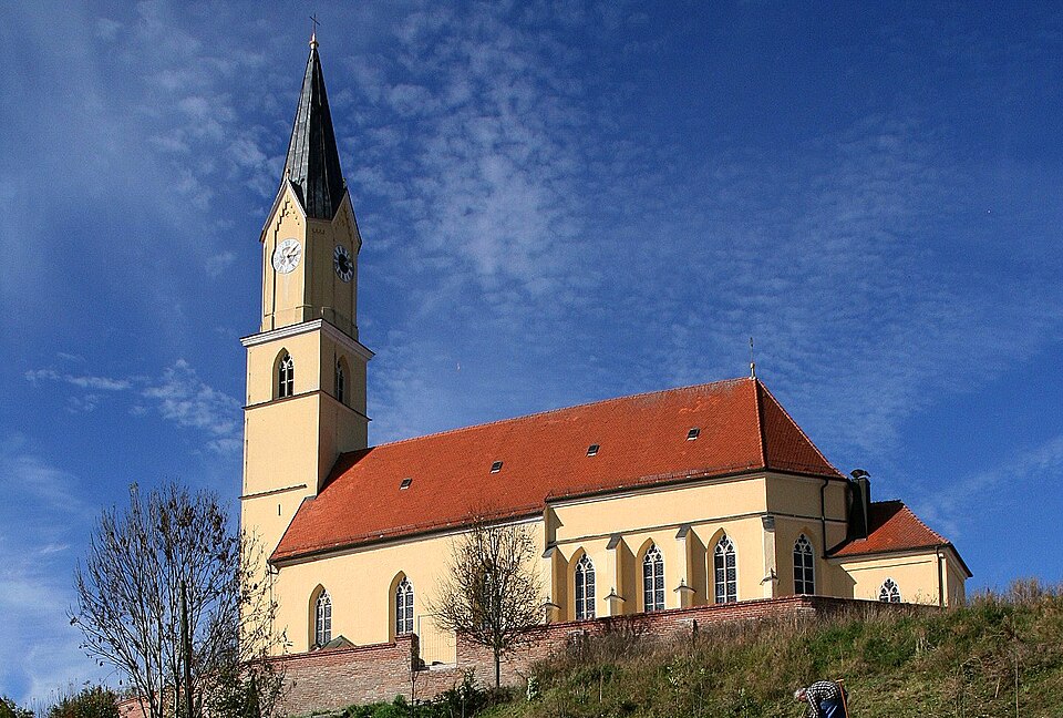 Wärmepumpe-Gurus in Buchbach – Ansicht von Buchbach (Foto: S. Finner: Siddhartha Finner, Dipl.Ing.-Architektur) Wärmepumpe-Gurus in Buchbach – Ansicht von Buchbach