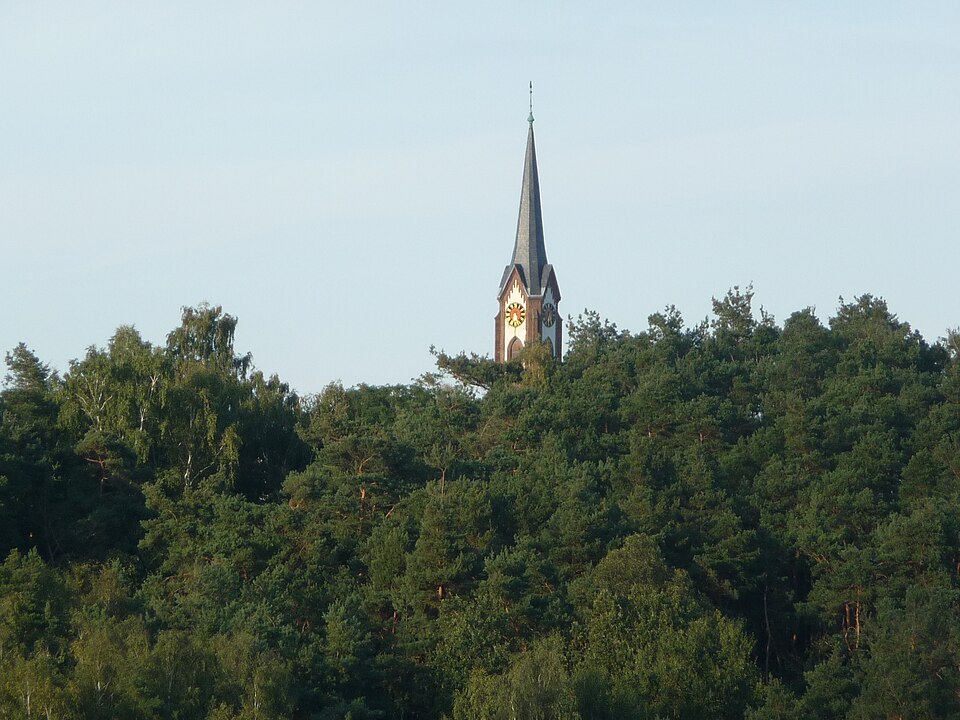 Wärmepumpe-Gurus in Carlsberg – Kirche (Foto: Immanuel Giel) Kirche in Carlsberg – Wärmepumpe-Gurus vermittelt Fachbetriebe in Carlsberg