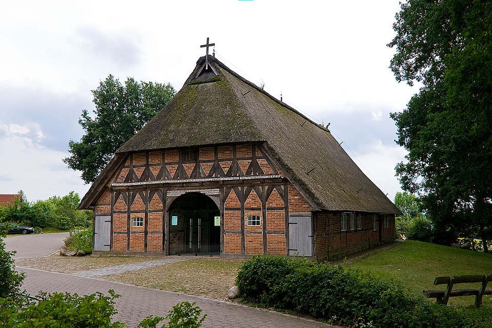 Wärmepumpe-Gurus in Deutsch Evern – Martinuskirche (Foto: Torsten Bätge) Martinuskirche in Deutsch Evern – Wärmepumpe-Gurus vermittelt Fachbetriebe in Deutsch Evern