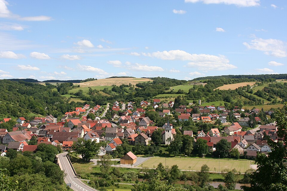 Wärmepumpe-Gurus in Dörzbach – Ansicht von Dörzbach (Foto: Rosenzweig) Wärmepumpe-Gurus in Dörzbach – Ansicht von Dörzbach