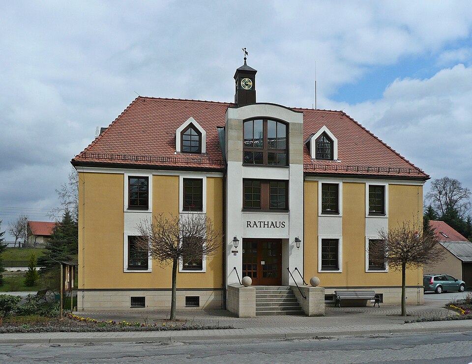 Wärmepumpe-Gurus in Dürrröhrsdorf-Dittersbach – Rathaus (Foto: Norbert Kaiser) Rathaus in Dürrröhrsdorf-Dittersbach – Wärmepumpe-Gurus vermittelt Fachbetriebe in Dürrröhrsdorf-Dittersbach