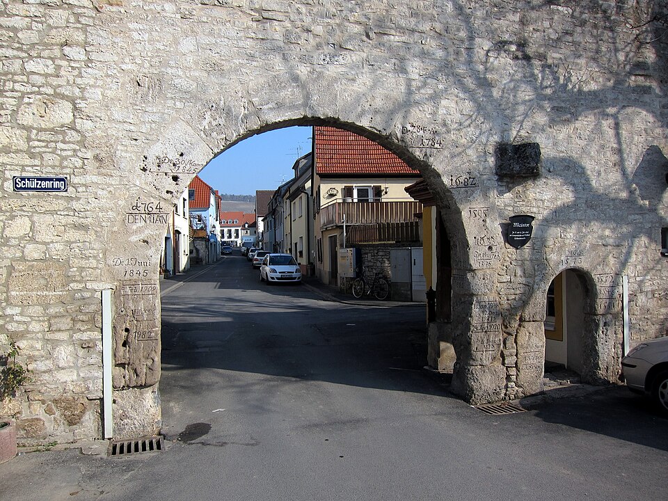 Wärmepumpe-Gurus in Eibelstadt – Ansicht von Eibelstadt (Foto: Rainer Lippert) Wärmepumpe-Gurus in Eibelstadt – Ansicht von Eibelstadt
