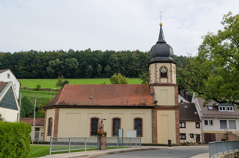 Wärmepumpe-Gurus in Eschau – Ansicht von Eschau (Foto: Tilman2007) Wärmepumpe-Gurus in Eschau – Ansicht von Eschau