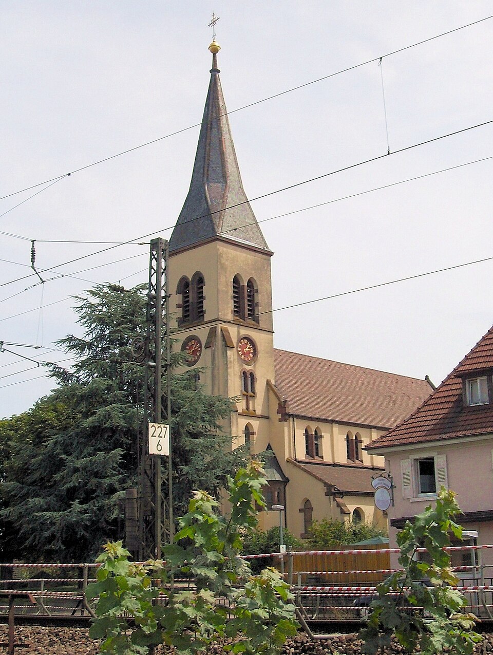 Wärmepumpe-Gurus in Eschbach – Kirche (Foto: Rauenstein) Kirche in Eschbach – Wärmepumpe-Gurus vermittelt Fachbetriebe in Eschbach