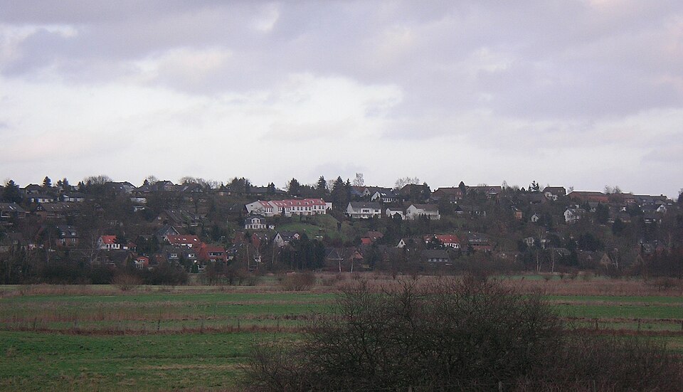 Wärmepumpe-Gurus in Escheburg – Ansicht von Escheburg (Foto: Dr. Regine Bachmann at de.wikipedia) Wärmepumpe-Gurus in Escheburg – Ansicht von Escheburg