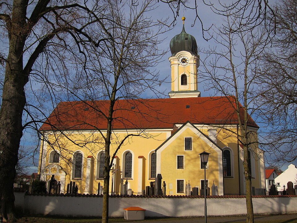 Wärmepumpe-Gurus in Forstinning – Pfarrkirche (Foto: AHert) Pfarrkirche in Forstinning – Wärmepumpe-Gurus vermittelt Fachbetriebe in Forstinning