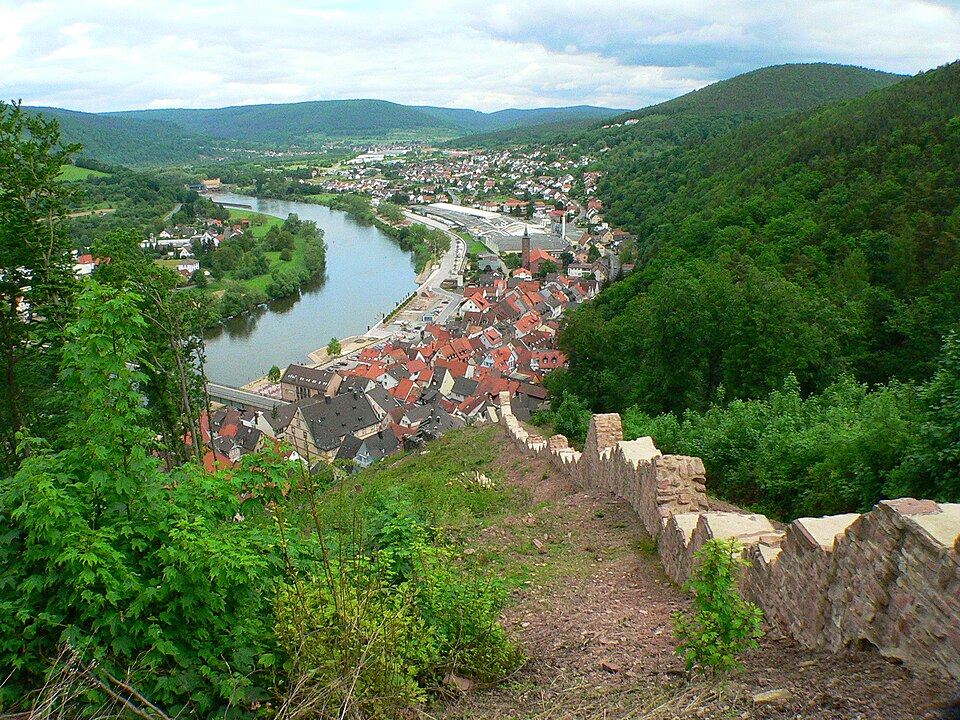 Wärmepumpe-Gurus in Freudenberg – Altstadt und Stadtmauer (Foto: Presse03) Altstadt und Stadtmauer in Freudenberg – Wärmepumpe-Gurus vermittelt Fachbetriebe in Freudenberg