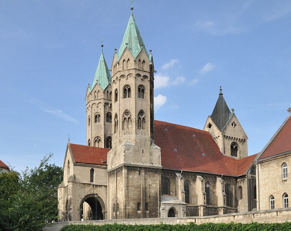Wärmepumpe-Gurus in Freyburg – Marienkirche (Foto: Hoger) Marienkirche in Freyburg – Wärmepumpe-Gurus vermittelt Fachbetriebe in Freyburg