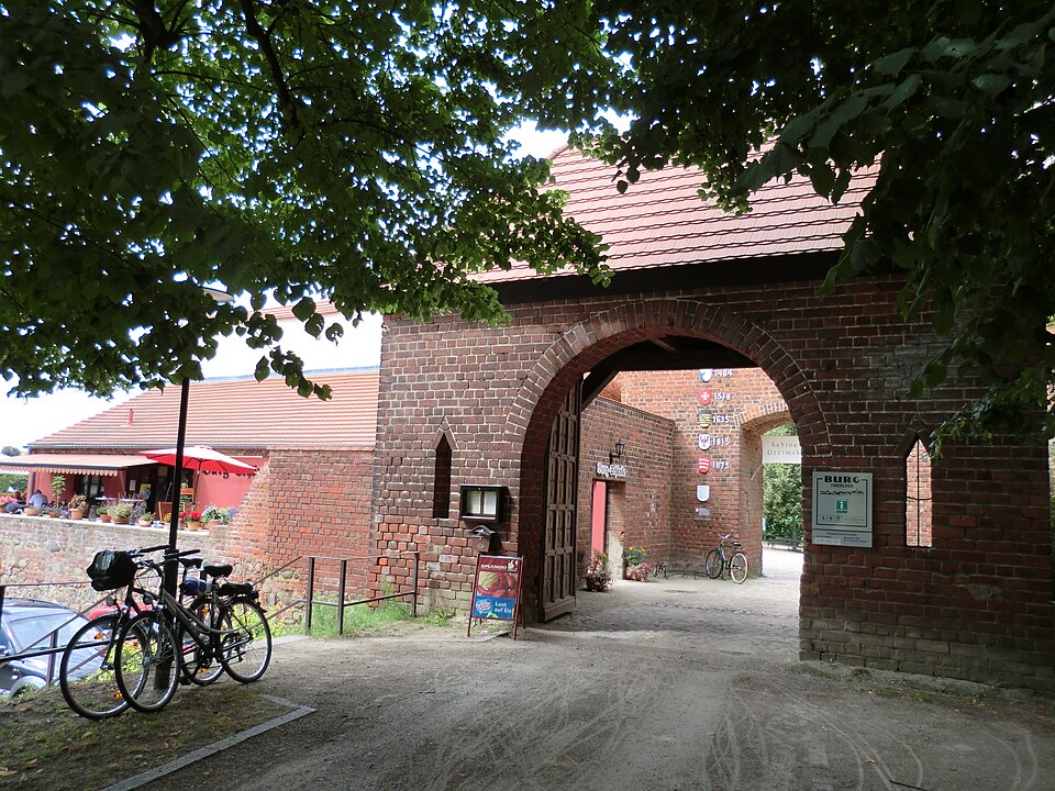 Wärmepumpe-Gurus in Friedland – Burg (Foto: K. Martens) Burg in Friedland – Wärmepumpe-Gurus vermittelt Fachbetriebe in Friedland
