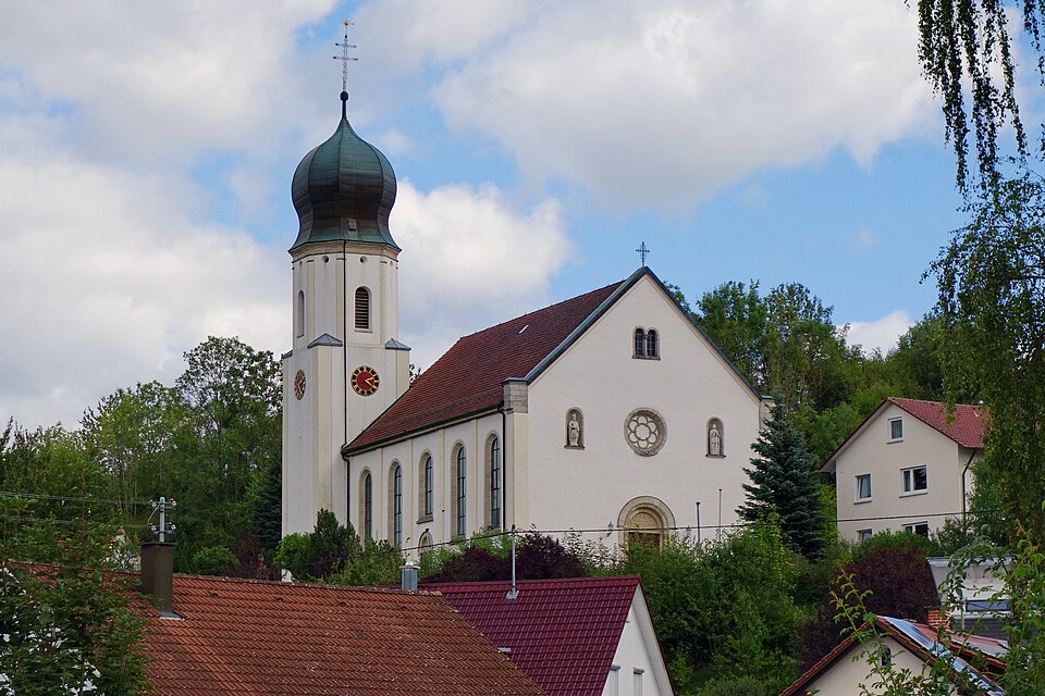 Wärmepumpe-Gurus in Frittlingen – Kirche (Foto: Tragopogon) Kirche in Frittlingen – Wärmepumpe-Gurus vermittelt Fachbetriebe in Frittlingen