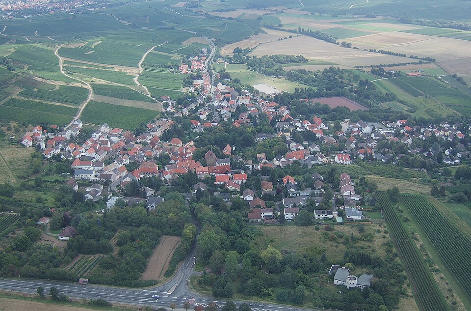 Wärmepumpe-Gurus in Gau-Bischofsheim – Ansicht von Gau-Bischofsheim (Foto: Joho345) Wärmepumpe-Gurus in Gau-Bischofsheim – Ansicht von Gau-Bischofsheim