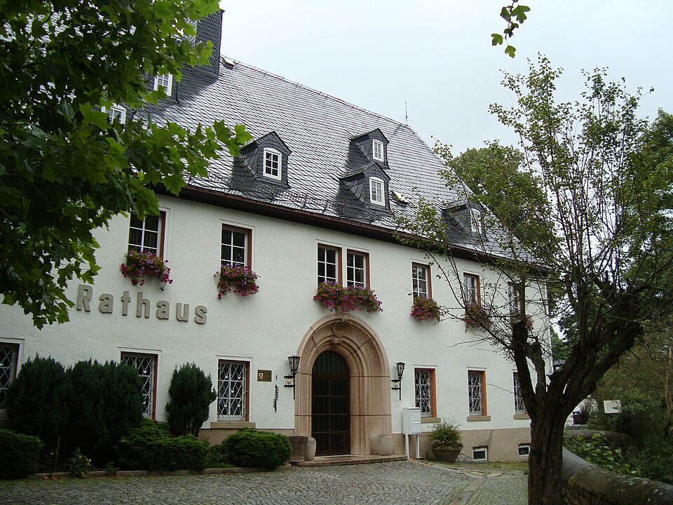 Wärmepumpe-Gurus in Gelenau/Erzgeb. – Rathaus (Foto: Miebner) Rathaus in Gelenau/Erzgeb. – Wärmepumpe-Gurus vermittelt Fachbetriebe in Gelenau/Erzgeb.