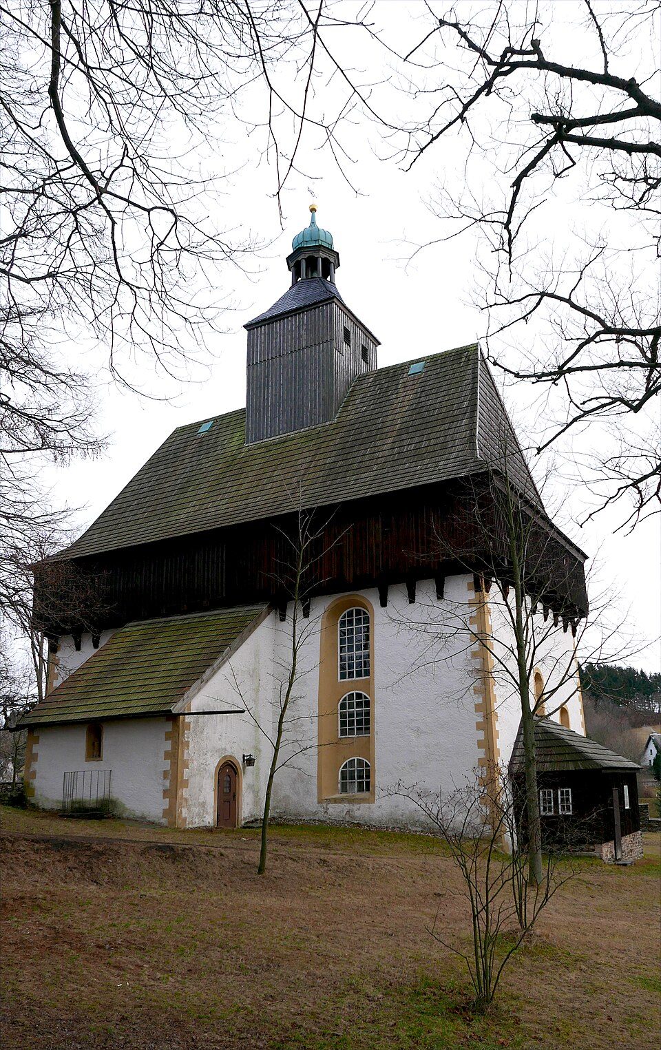 Wärmepumpe-Gurus in Großrückerswalde – Wehrgangkirche (Foto: Geolina163) Wehrgangkirche in Großrückerswalde – Wärmepumpe-Gurus vermittelt Fachbetriebe in Großrückerswalde