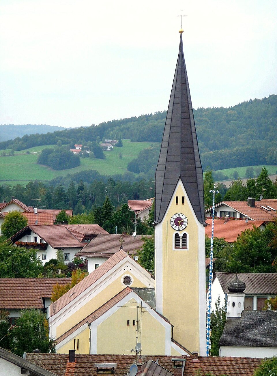 Wärmepumpe-Gurus in Haibach – Kirche (Foto: Konrad Lackerbeck) Kirche in Haibach – Wärmepumpe-Gurus vermittelt Fachbetriebe in Haibach