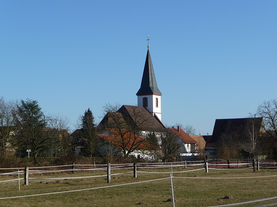 Wärmepumpe-Gurus in Hanhofen – Martinskirche (Foto: Immanuel Giel) Martinskirche in Hanhofen – Wärmepumpe-Gurus vermittelt Fachbetriebe in Hanhofen