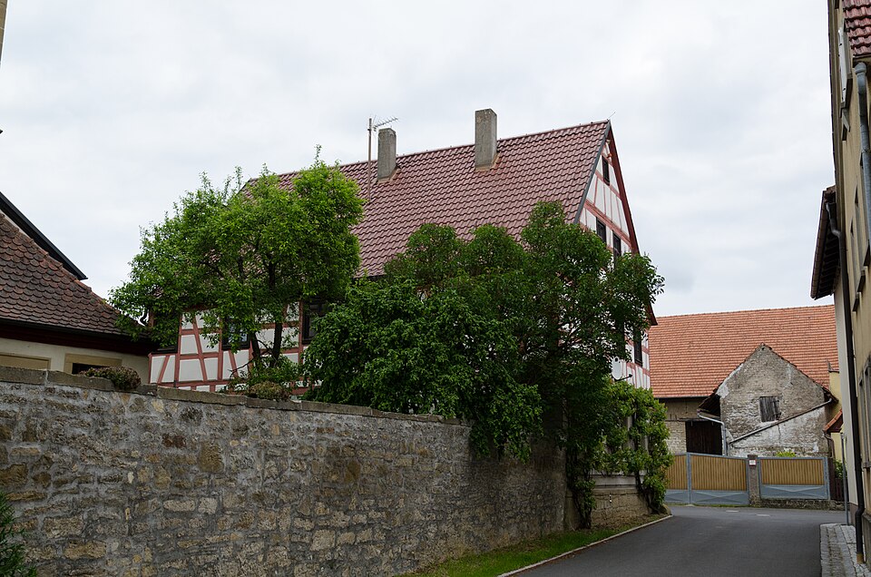 Wärmepumpe-Gurus in Hausen b. Würzburg – Ansicht von Hausen b. Würzburg (Foto: Tilman2007) Wärmepumpe-Gurus in Hausen b. Würzburg – Ansicht von Hausen b. Würzburg