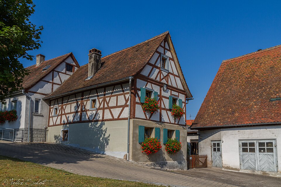Wärmepumpe-Gurus in Hausen – Ansicht von Hausen (Foto: Hanniball200) Wärmepumpe-Gurus in Hausen – Ansicht von Hausen