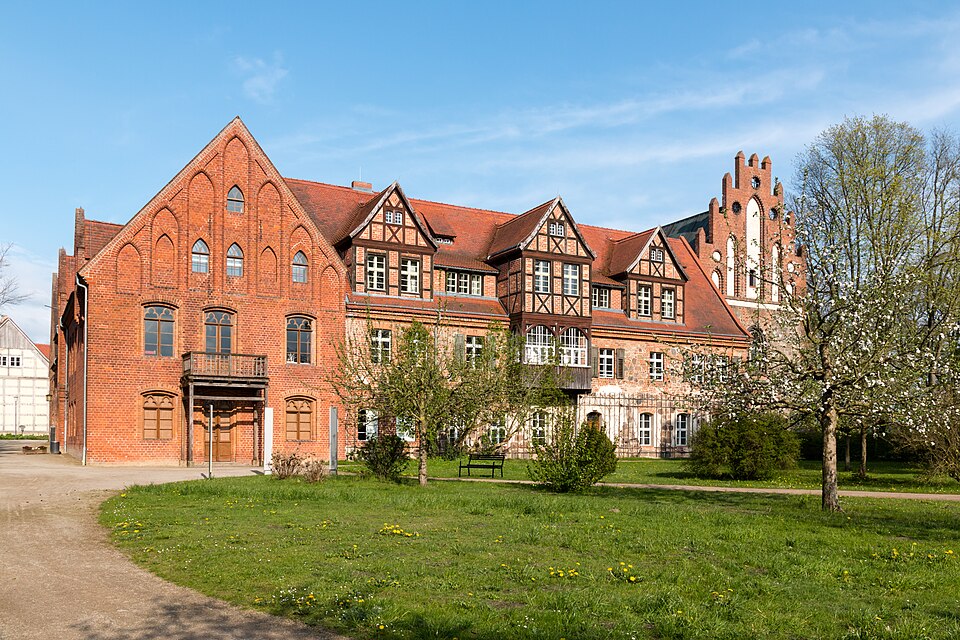 Wärmepumpe-Gurus in Heiligengrabe – Kloster (Foto: Dietmar Rabich) Kloster in Heiligengrabe – Wärmepumpe-Gurus vermittelt Fachbetriebe in Heiligengrabe