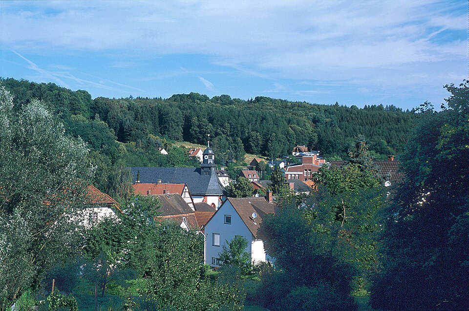 Wärmepumpe-Gurus in Hirzenhain – Ansicht von Hirzenhain (Foto: Peter Eisenburger) Wärmepumpe-Gurus in Hirzenhain – Ansicht von Hirzenhain