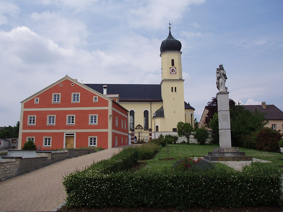 Wärmepumpe-Gurus in Hitzhofen – Ansicht von Hitzhofen (Foto: KBWEi at German Wikipedia) Wärmepumpe-Gurus in Hitzhofen – Ansicht von Hitzhofen