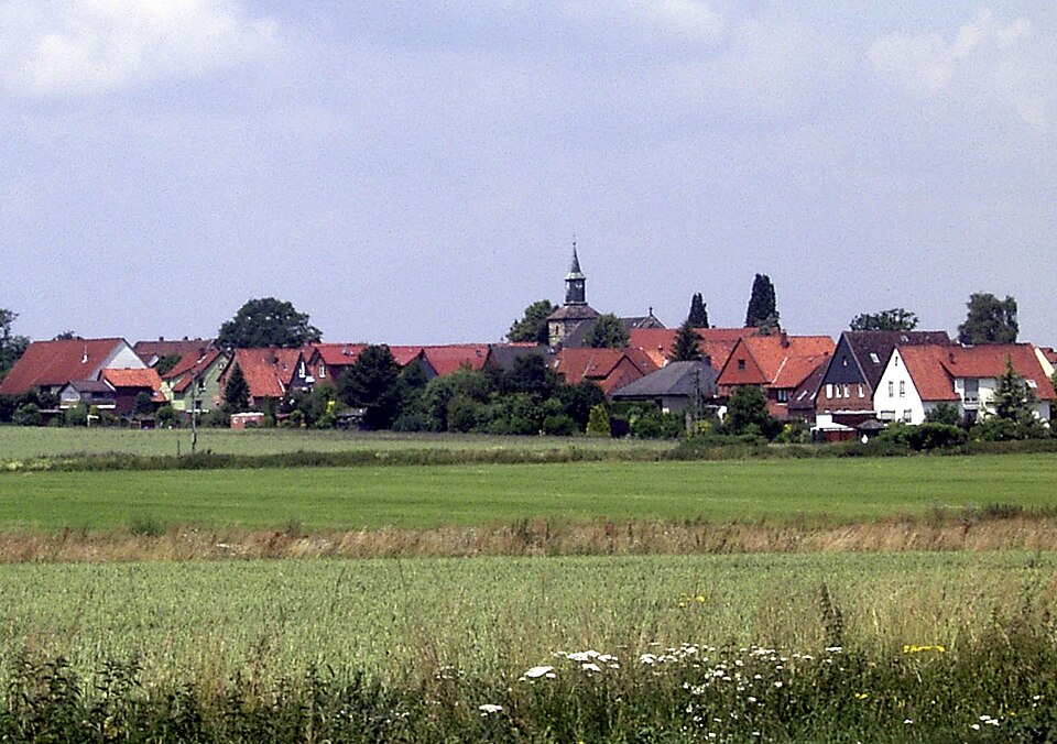 Wärmepumpe-Gurus in Hohnhorst – Ansicht von Hohnhorst (Foto: Tortuosa) Wärmepumpe-Gurus in Hohnhorst – Ansicht von Hohnhorst