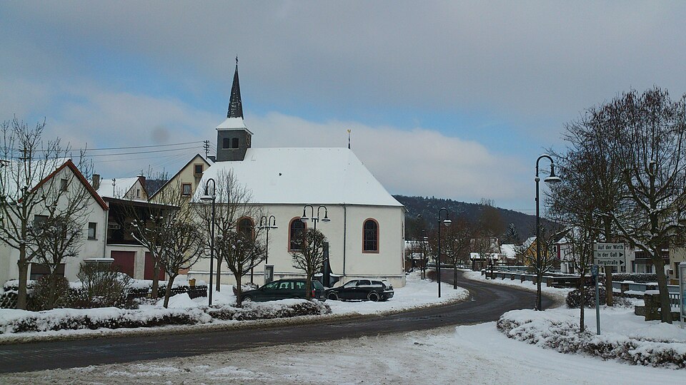 Wärmepumpe-Gurus in Hoppstädten-Weiersbach – Marktplatz (Foto: User:PJ69) Marktplatz in Hoppstädten-Weiersbach – Wärmepumpe-Gurus vermittelt Fachbetriebe in Hoppstädten-Weiersbach