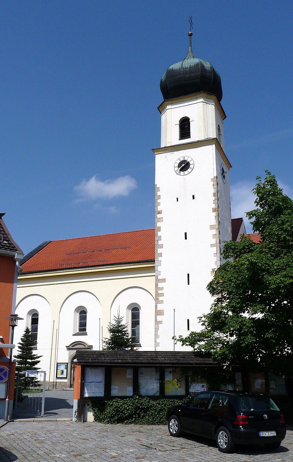 Wärmepumpe-Gurus in Iggensbach – Pfarrkirche (Foto: Konrad Lackerbeck) Pfarrkirche in Iggensbach – Wärmepumpe-Gurus vermittelt Fachbetriebe in Iggensbach
