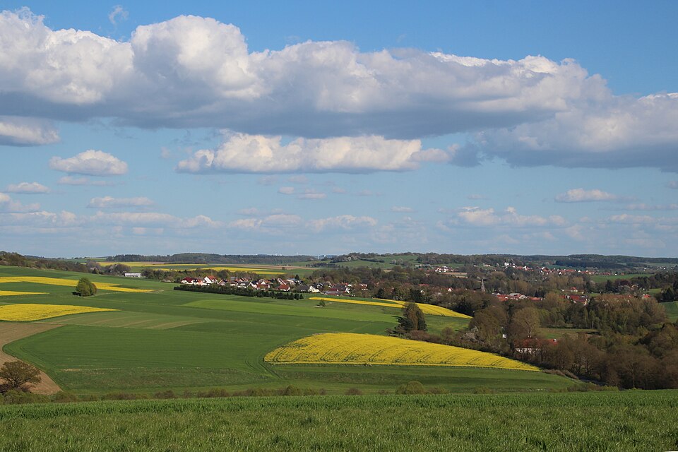 Wärmepumpe-Gurus in Kirtorf – Panorama (Foto: Gerold Rosenberg 21:36, 4 May 2016) Panorama in Kirtorf – Wärmepumpe-Gurus vermittelt Fachbetriebe in Kirtorf