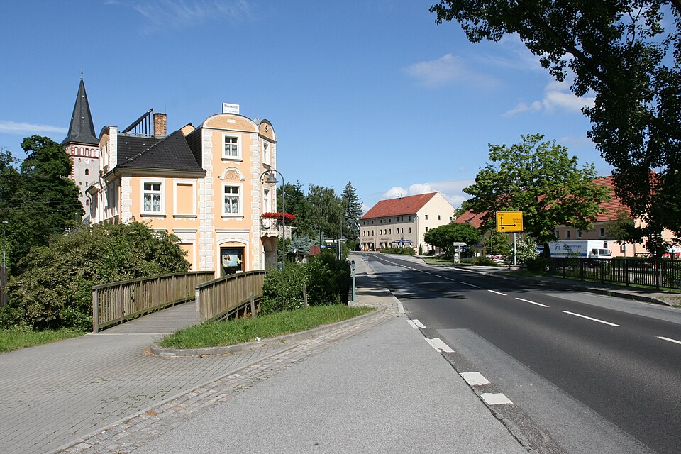 Wärmepumpe-Gurus in Kodersdorf – Straße (Foto: Frank Vincentz) Straße in Kodersdorf – Wärmepumpe-Gurus vermittelt Fachbetriebe in Kodersdorf