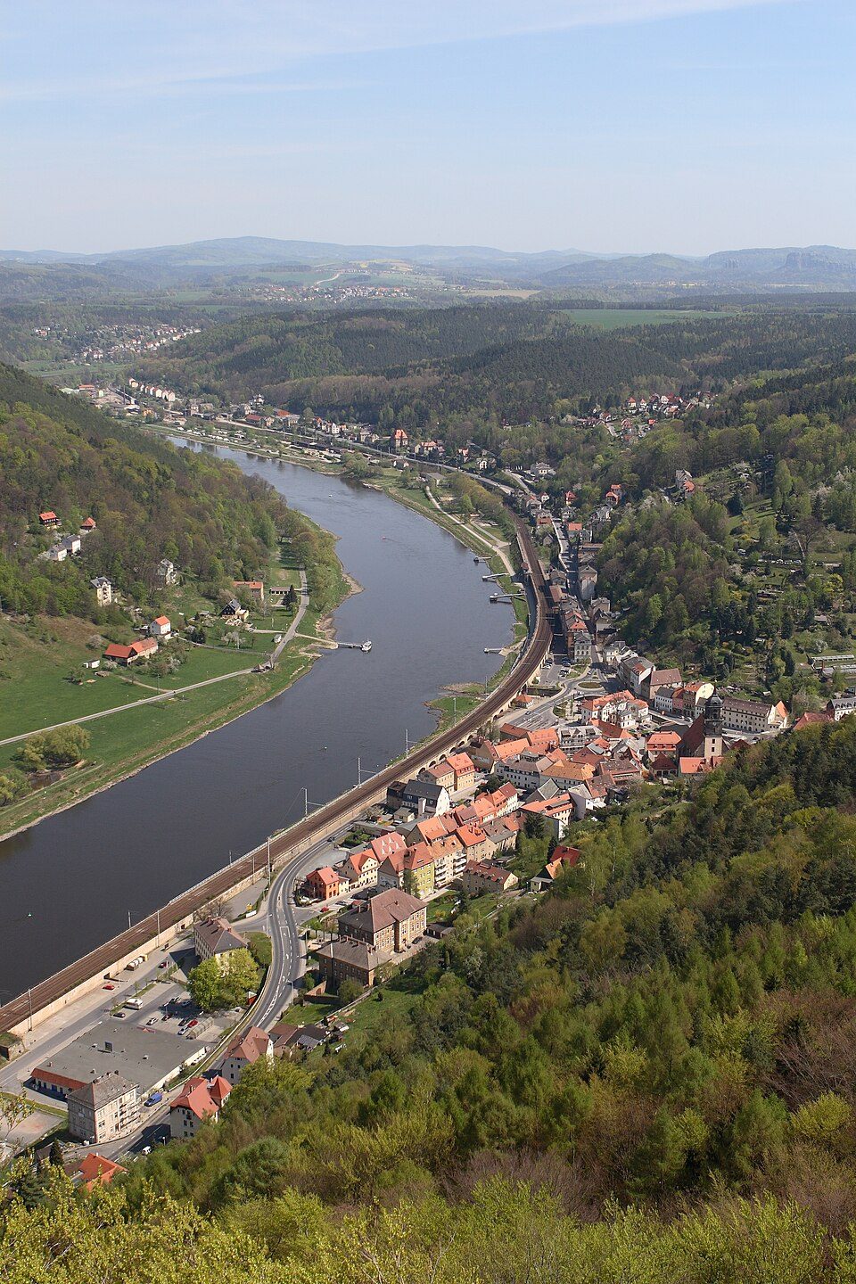 Wärmepumpe-Gurus in Königstein/Sächs. Schw. – Ansicht von Königstein/Sächs. Schw. (Foto: Henry Mühlpfordt) Wärmepumpe-Gurus in Königstein/Sächs. Schw. – Ansicht von Königstein/Sächs. Schw.