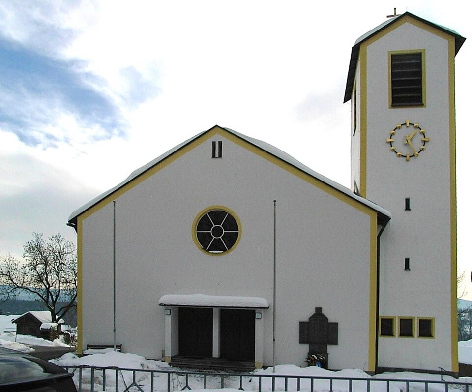 Wärmepumpe-Gurus in Lindberg – Pfarrkirche (Foto: Konrad Lackerbeck) Pfarrkirche in Lindberg – Wärmepumpe-Gurus vermittelt Fachbetriebe in Lindberg