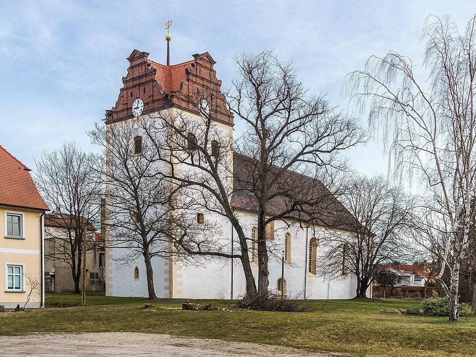 Wärmepumpe-Gurus in Löbnitz – Kirche (Foto: Radler59) Kirche in Löbnitz – Wärmepumpe-Gurus vermittelt Fachbetriebe in Löbnitz