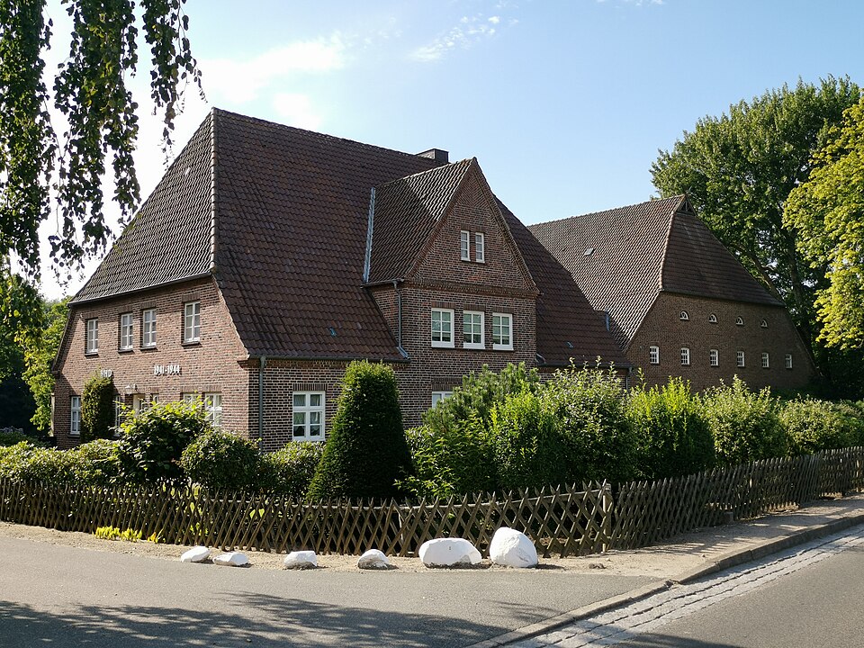 Wärmepumpe-Gurus in Lohe-Rickelshof – Ansicht von Lohe-Rickelshof (Foto: Z thomas) Wärmepumpe-Gurus in Lohe-Rickelshof – Ansicht von Lohe-Rickelshof